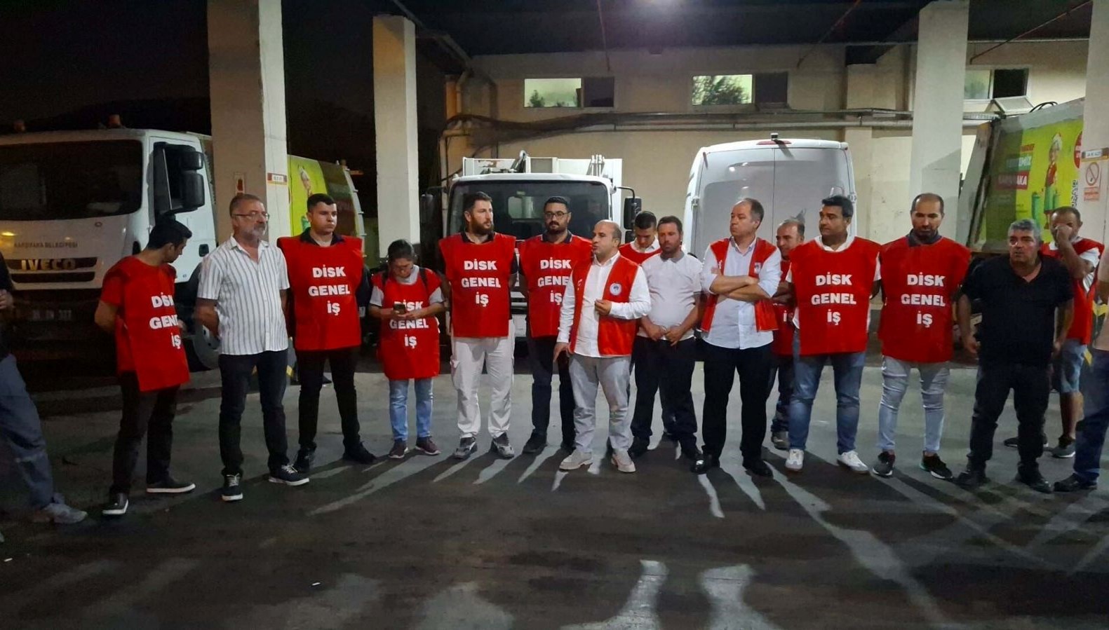 karsiyaka belediyesi iscileri is birakti BHLd4OYf