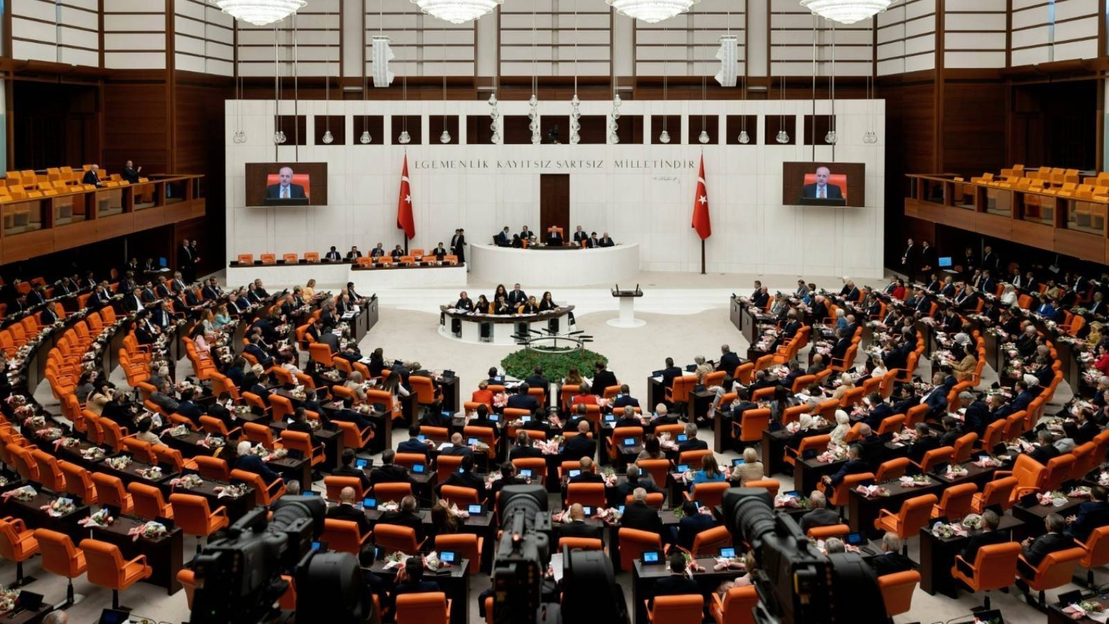 chpden meclisteki sayistay secimlerine katilmama karari liyakatsiz yapilan bir secime katilmayi uygun gormuyoruz NiscMTBe.jpg