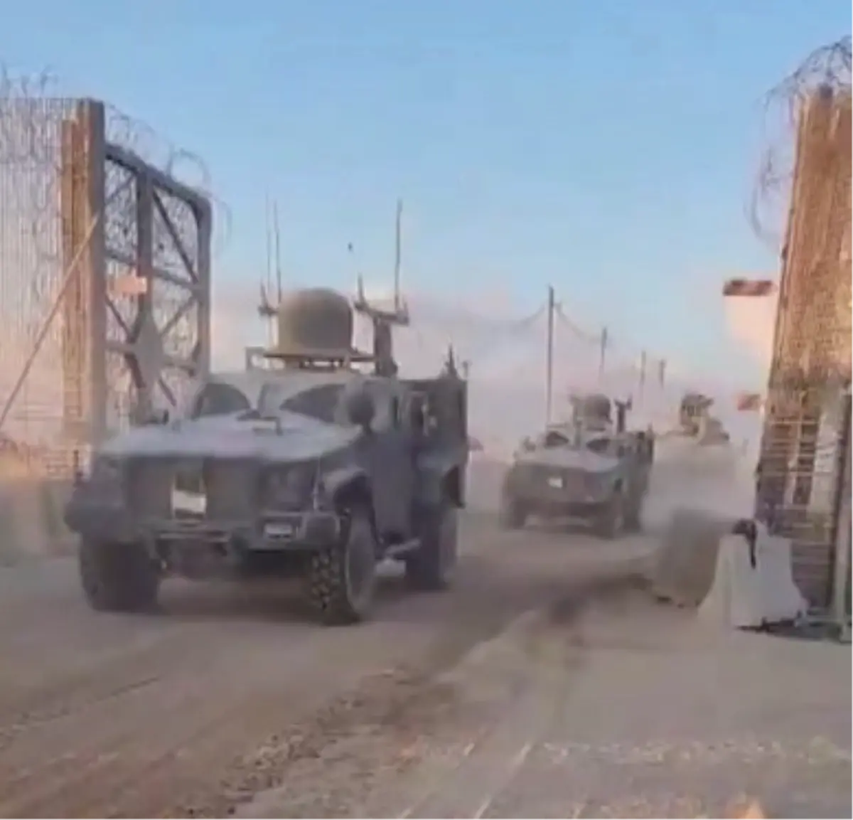 israil ordusu gazzeden kismi cekilme baslatti P5CKqh8k