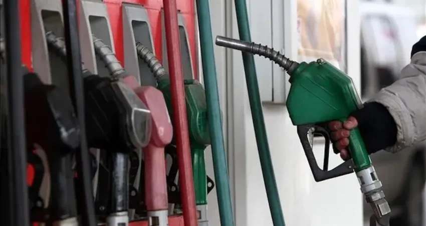 Akaryakita dev zam geldi motorin 80 liranin uzerine cikti QAGWUZUs