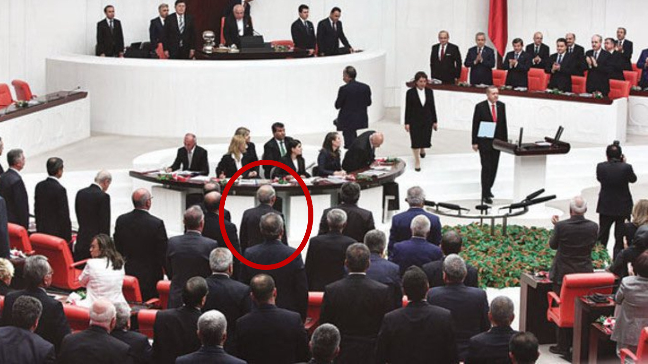 Kılıçdaroğlu “Ben Erdoğan için ayağa kalkmadım” dedi! Eski vekil fotoğrafla kanıtladı: Yalan söylüyor Img