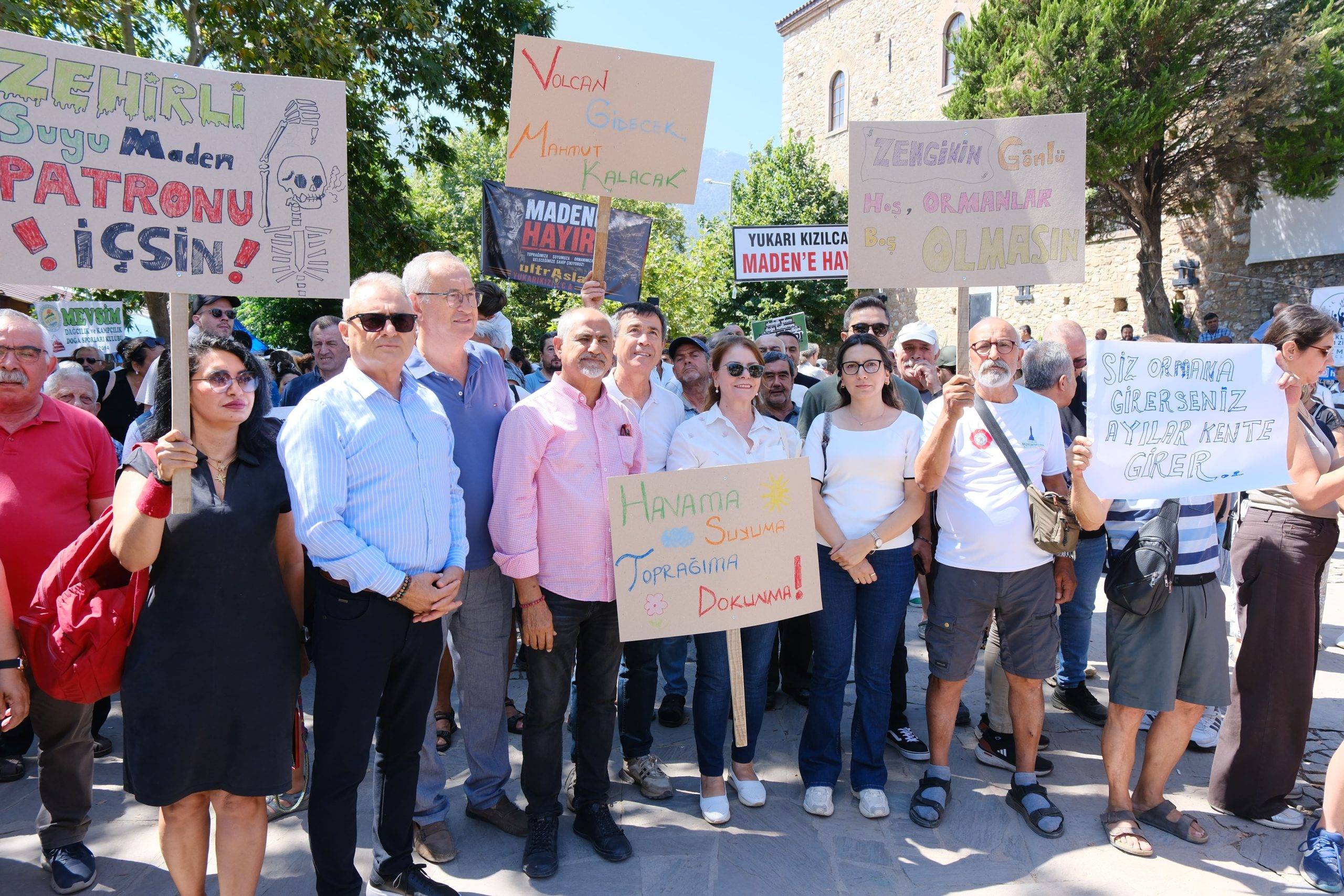Maden Aranan Yukarı Kızılca Köyü’nde Topyekün Direniş Başladı ! Maden aranan yukari kizilca koyunde topyekun direnis basladi cM9VD1OU